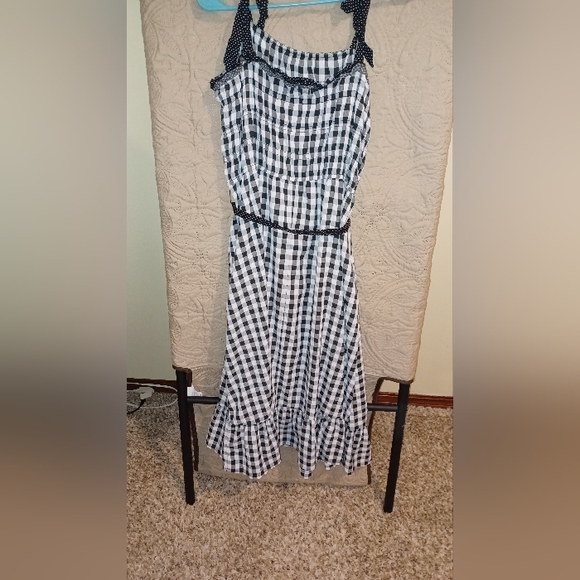 Dress - Picture 3 of 3